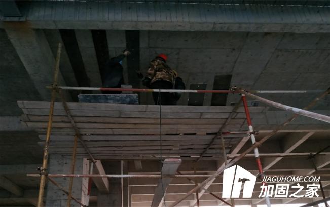 建筑施工中粘鋼加固能起到什么作用？