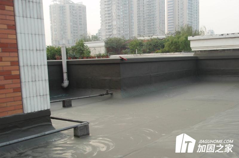 房屋樓頂出現(xiàn)漏水，怎么做好防水施工?