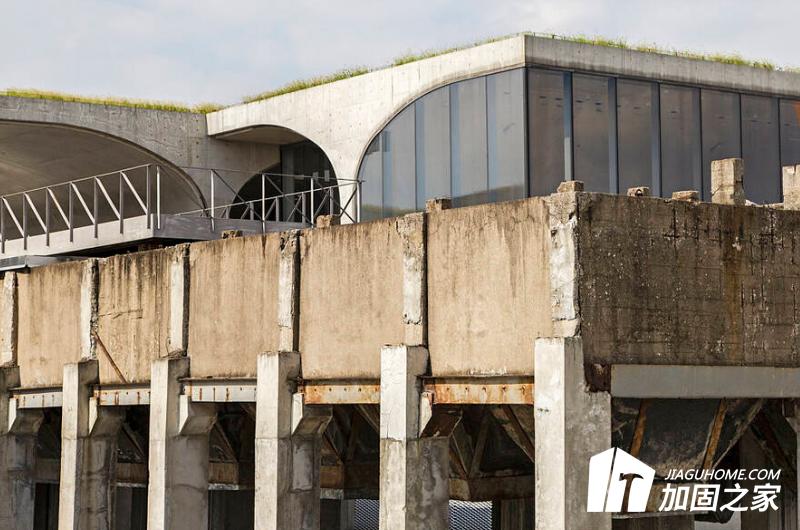 舊廠房改造，重建與違建值得關(guān)注