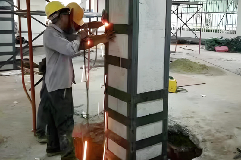 建筑柱包鋼加固施工